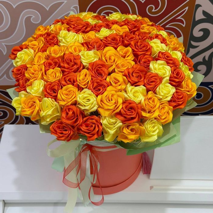Шикарные букеты из 101 розы.