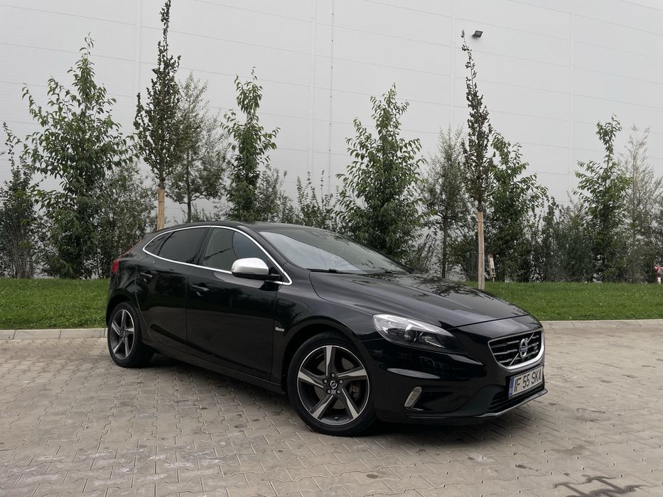 Volvo V40 D3 R-Design | Automată | 5 cilindri Motor Volvo | revizia la zi