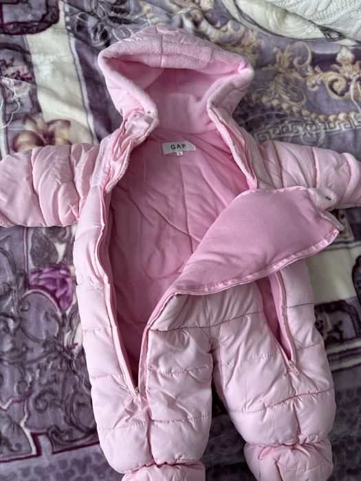 Демисезонный комбинезон для девочки