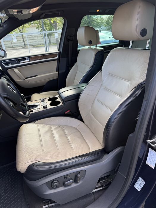 VW Touareg 3.0tdi  245 cp