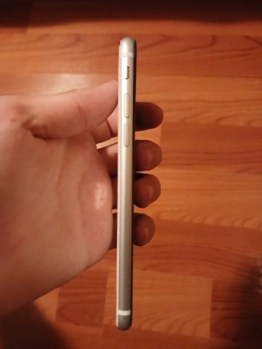 IPhone se 2020 pentru piese