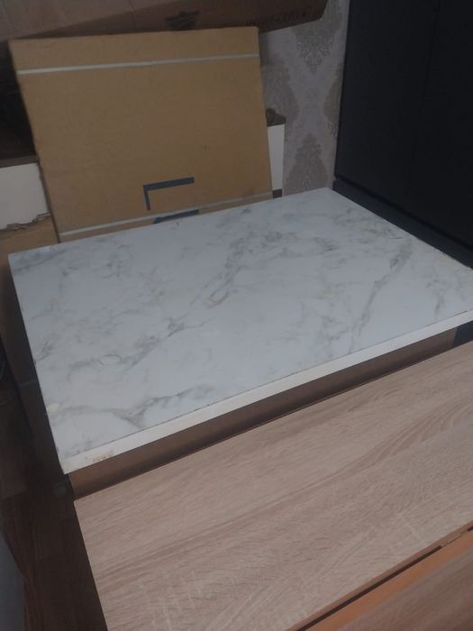 Плитка и куханый гарнитур