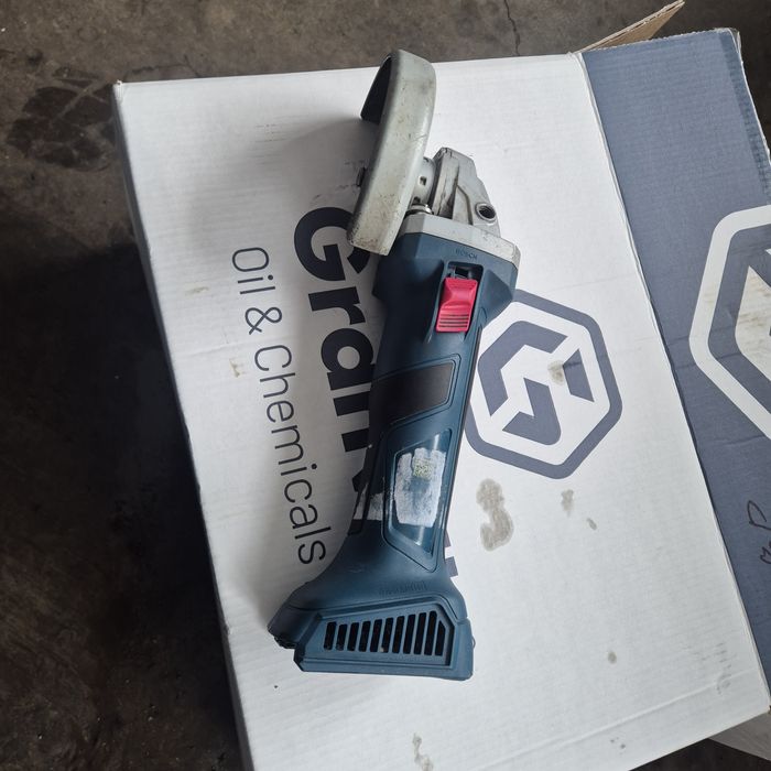 Акумулаторен Ъглошлайф  BOSCH