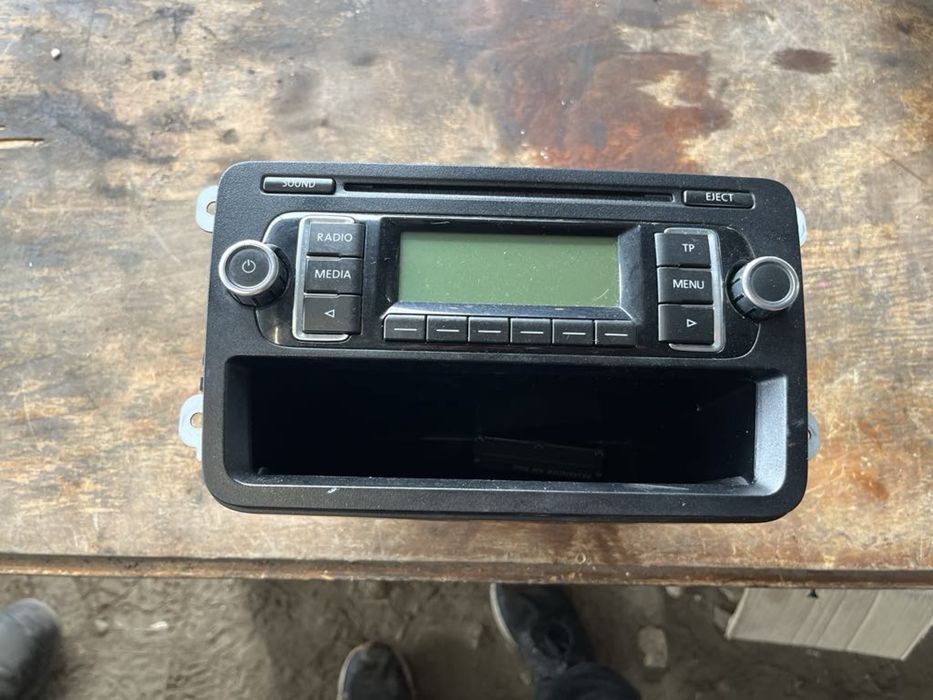Оригинално CD радио плеър VW Golf 6 Passat T2 tiguan 1k0035156 Mp3