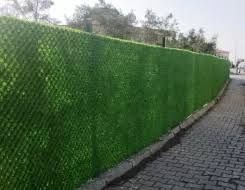 Декоративное ограждение-зеленый забор из искусственной травы