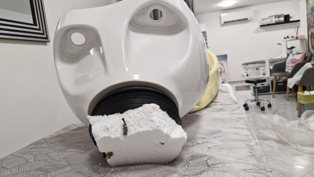 Керамична бяла мивка за монтаж към измивна колона