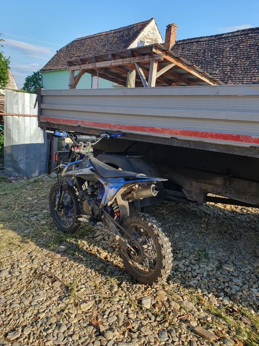 Vând cross 125 cc