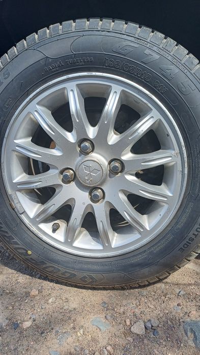 Продам комплек колес на R15