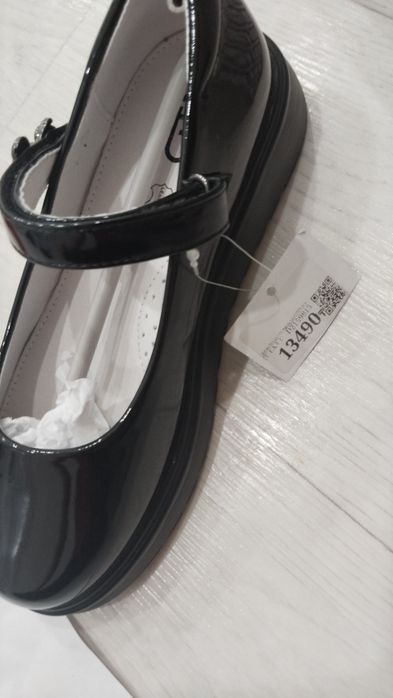 Продам детскую обувь, туфли новые