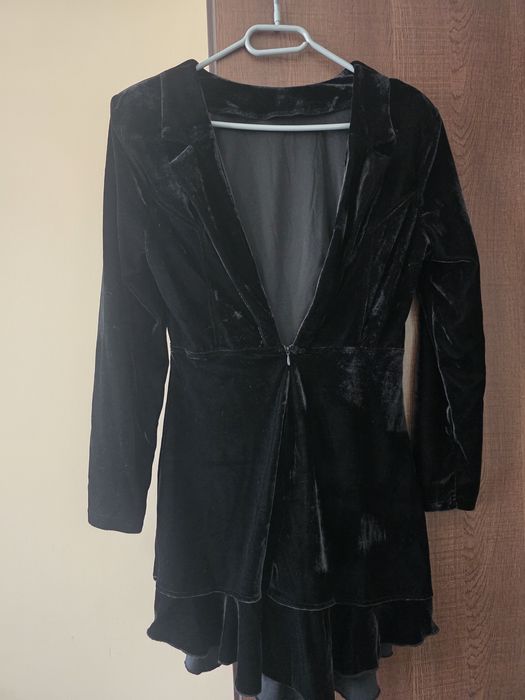 Данска черна кадифена рокля