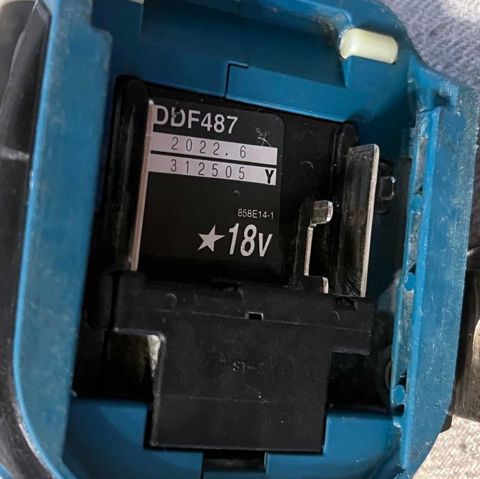 Masina gaurit Makita DDF487 18V LXT Brushless doar corp