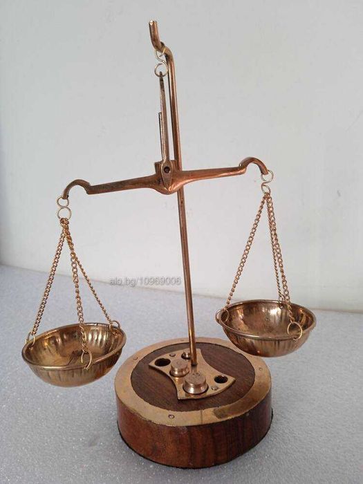 Везни с тежести.