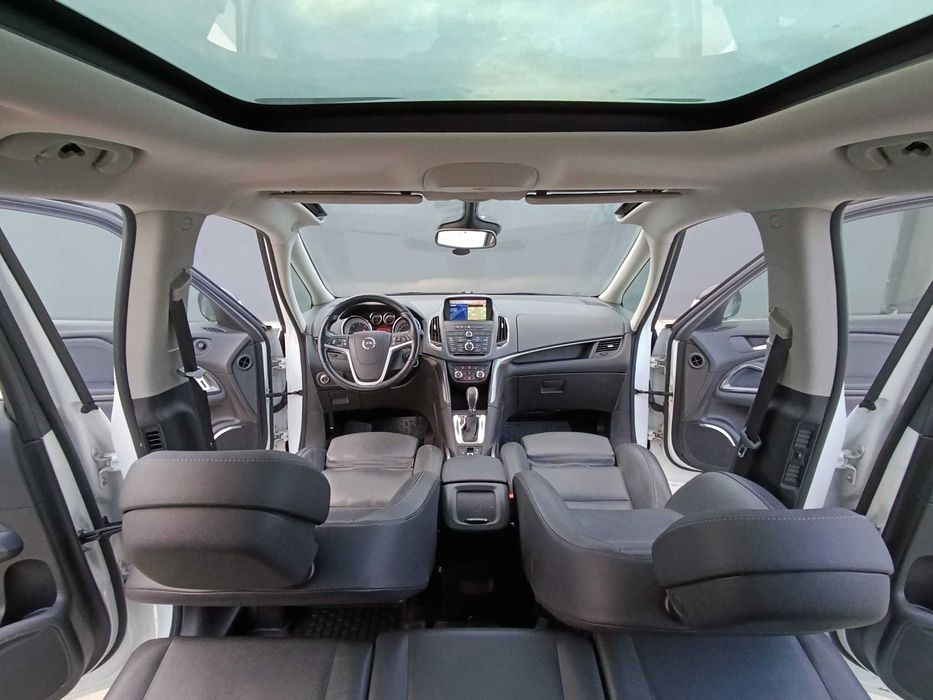 Opel Zafira Tourer 2013