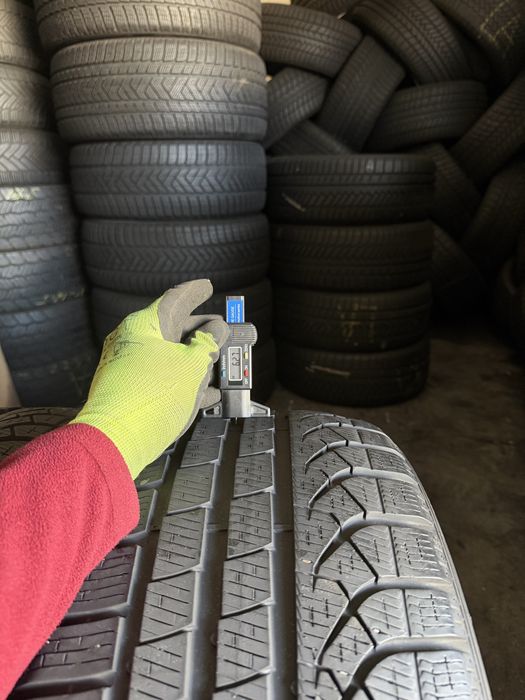 2 anvelope iarna 245/35/19 Pirelli 6.3 mm DOT 2022!