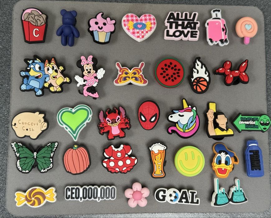 LIVREZ PRIN OLX ! NOUTATI/ jibbitz Crocsi/accesorii