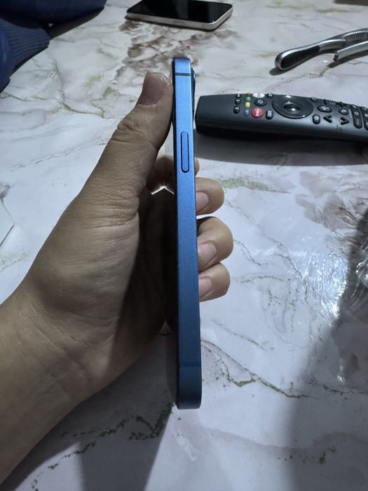 Айфон 13 сатылады.