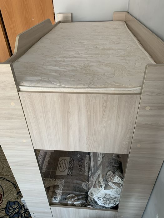 Двухъярусная диван-кровать