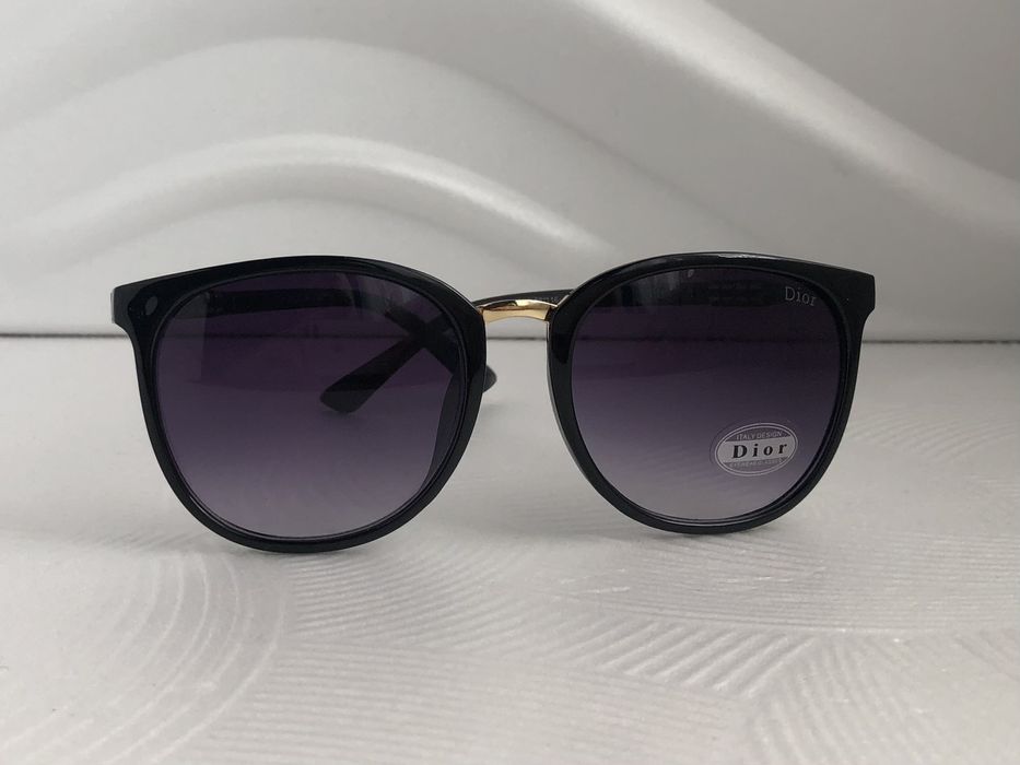 Стилни дамски слънчеви очила