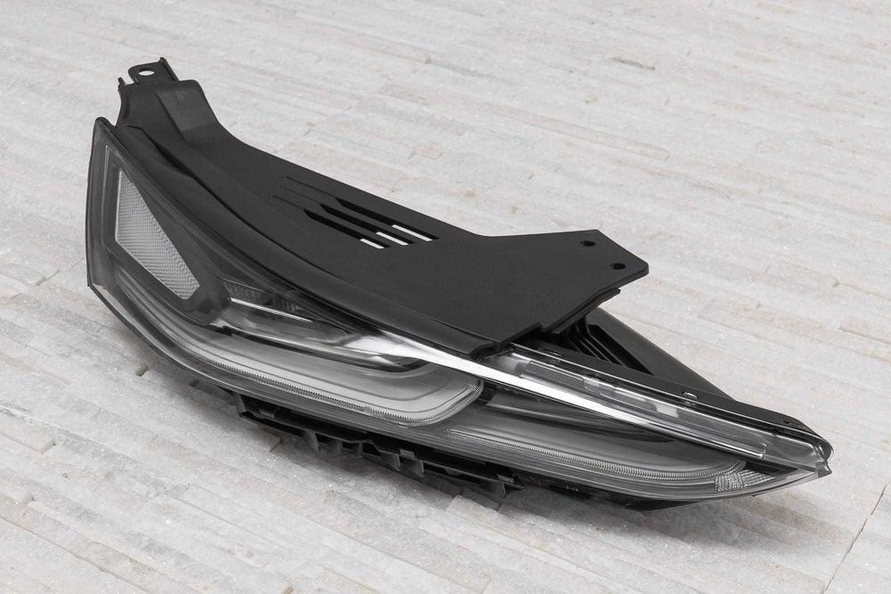 Комплект Фарове ляв + десен за HYUNDAI SANTA FE IV LED 2018 - 2024год.