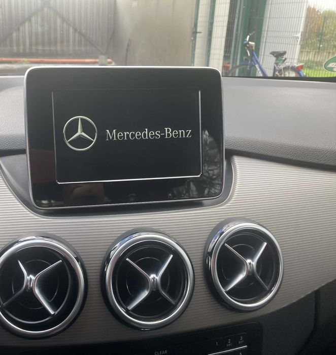 Лек автомобил Mercedes B class