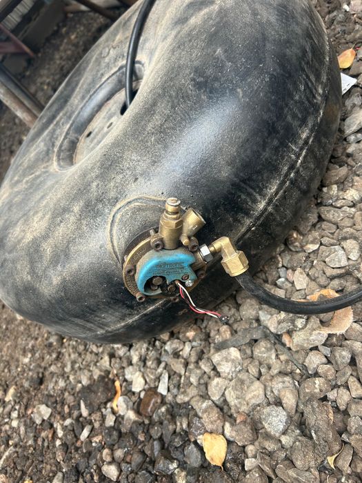 Бак для газ авто