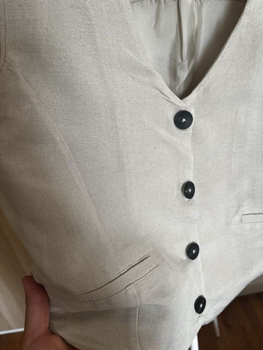 Нов бежов елек, 36 размер