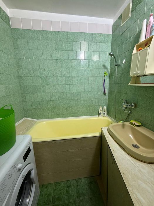 Продам 2 комн квартиру . Ажар