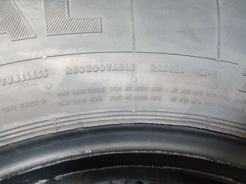 2 гуми 285/70R19.5 Continental Scandinavia HSW 145М 576лв. С ДДС