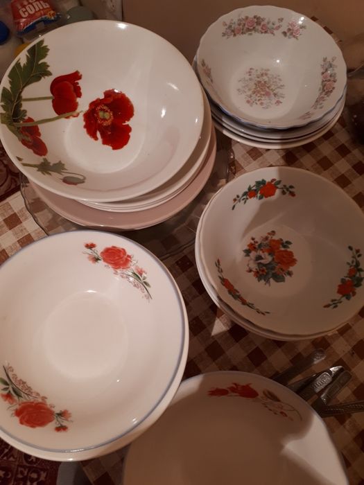 продам тарелки суповые новые с рисунком