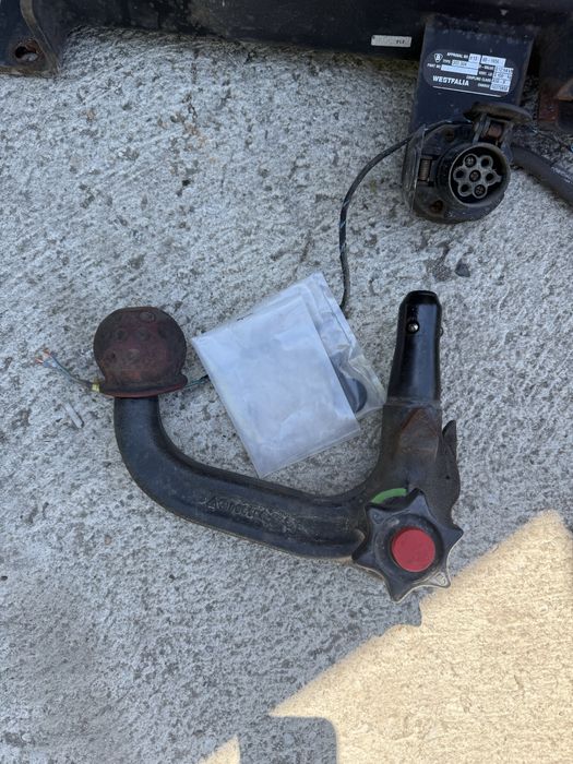 Теглич BMW X3 E83