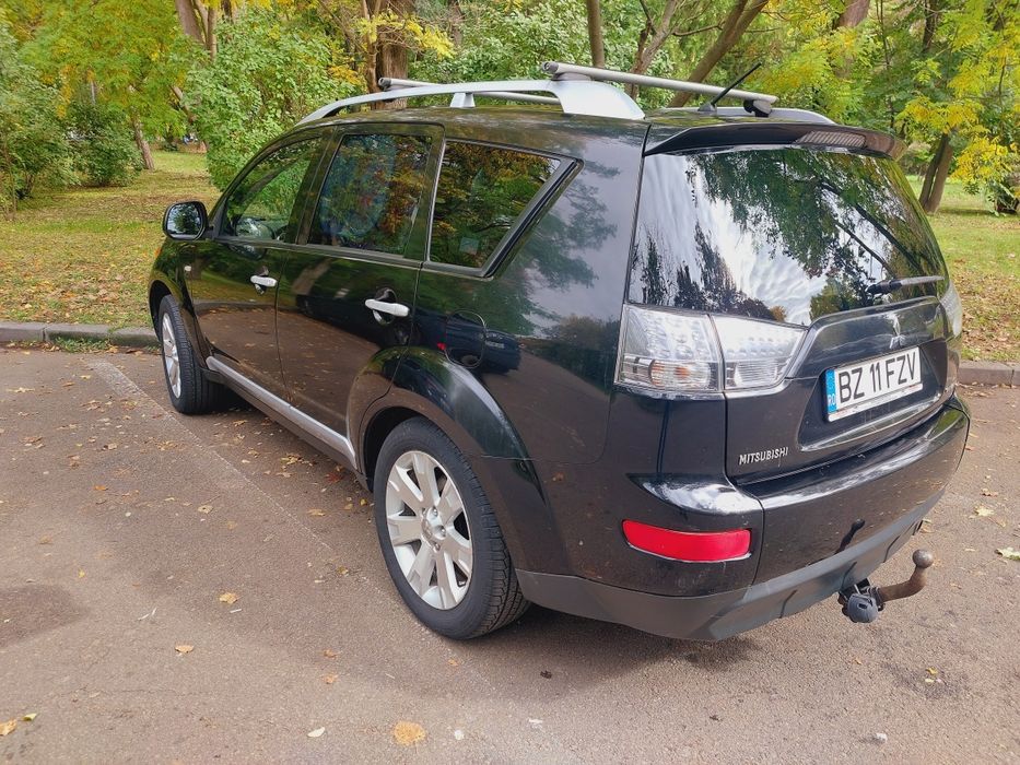Mitsubishi Outlander 2