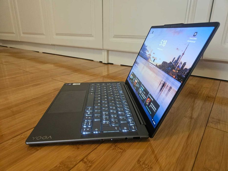 Laptop Lenovo Yoga Slim 7 Aura Edition 14" Oled 120HZ 2.8K  32GB LPDDR5x