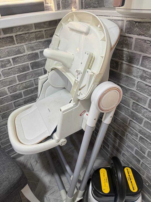 Продается столик для кормления