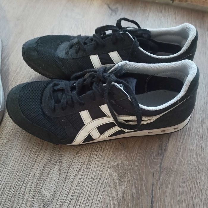 Кроссовки унисекс 40 размер asics и onitsuka tiger
