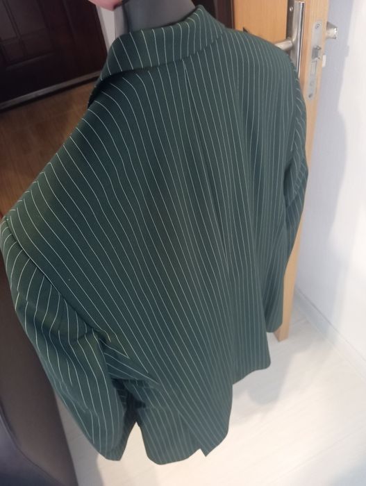 Costum de vânzare