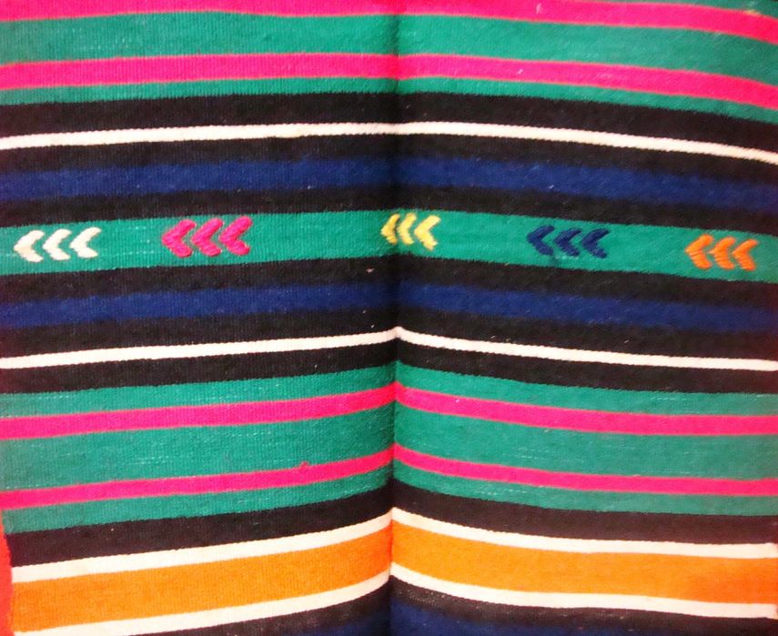 Продавам 5 неупотребявани,ръчно тъкани,вълнени покривки