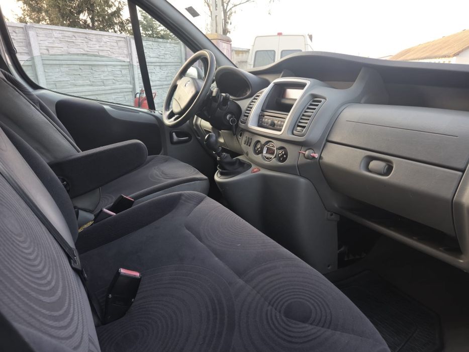 Renault Trafic Passenger 8+1 locuri 2.5DCI// Climatronic// Tempomat