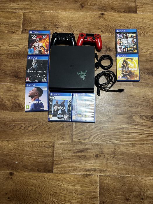 PS4 2 джойстика плюс 7 игри!без зарядно за джостиците!150евро