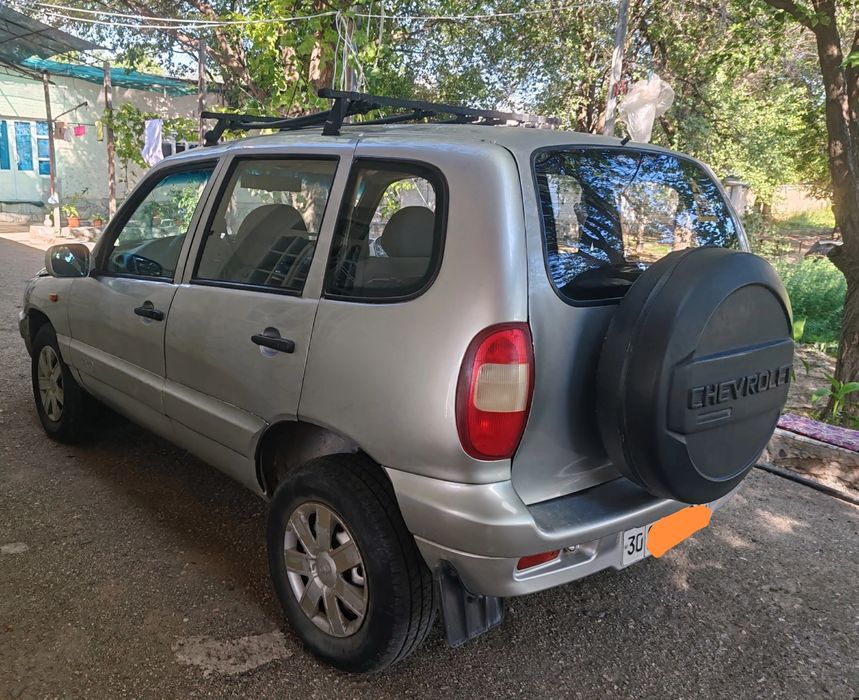 Chevrolet Niva 2005
