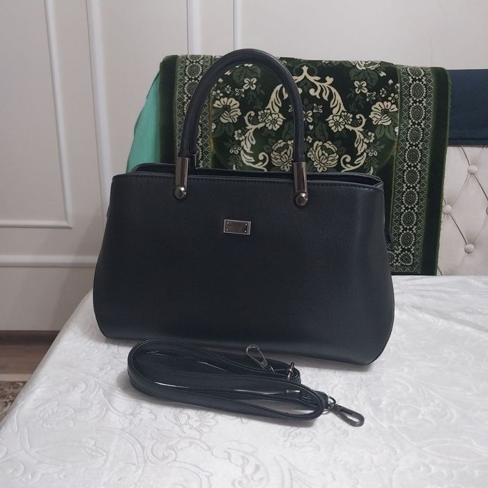 Чёрная женская сумка