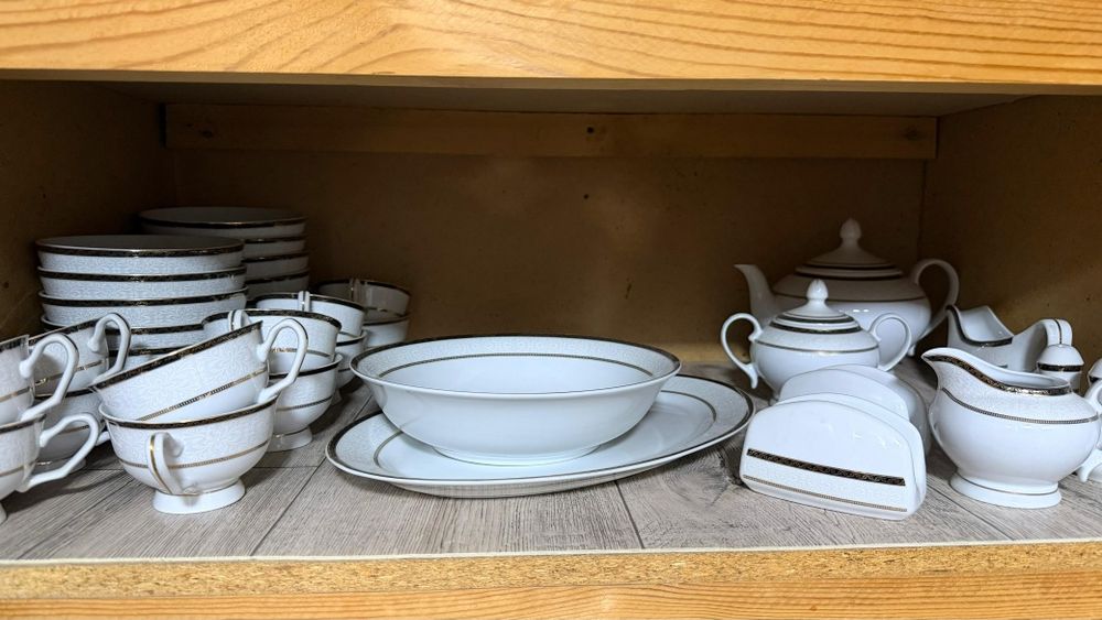 Продам сервизный набор