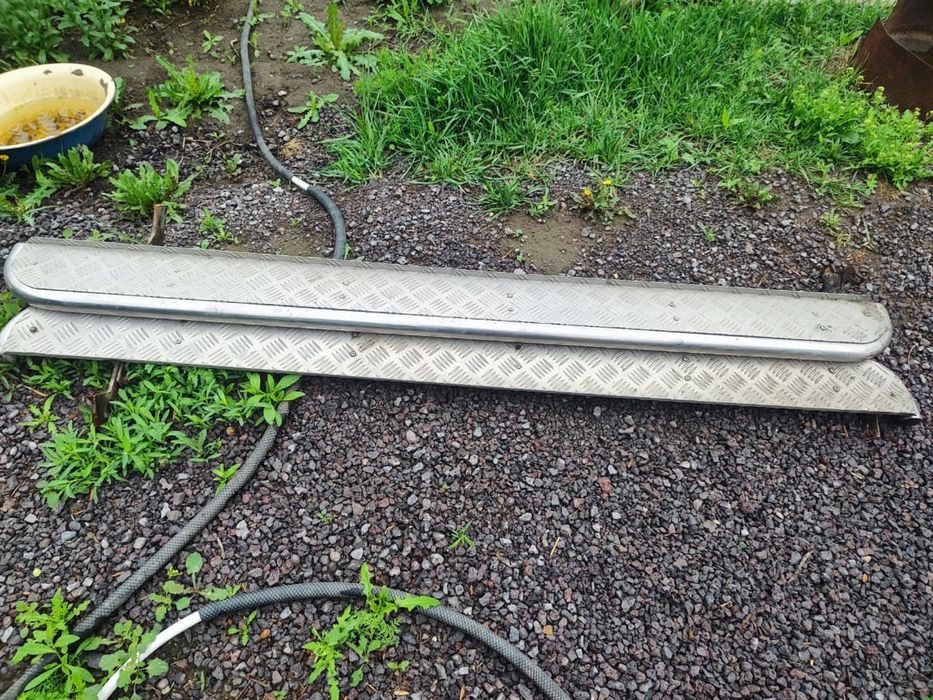 Продам пороги на кроссовер или газель.