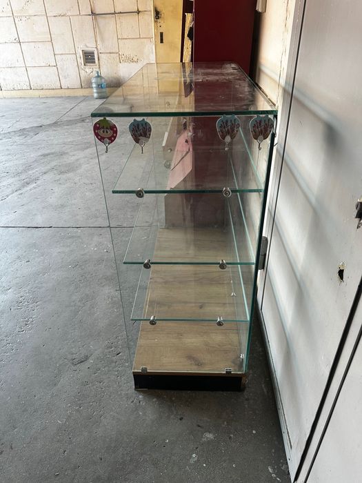 Стеклянные витрины