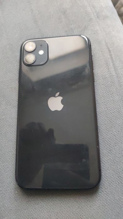 Айфон 11 немного треснул экран