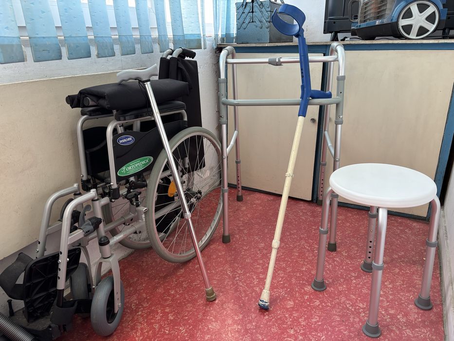 Scaun cu rotile, cadru aluminiu, scaun spalare, baston , carja