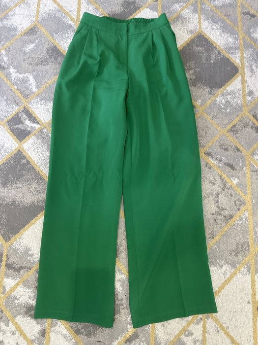 Продам брючный костюм