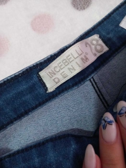 Различни дамски дънки