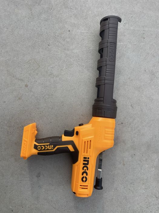 Pistol silicon pe acumulator Ingco /Total