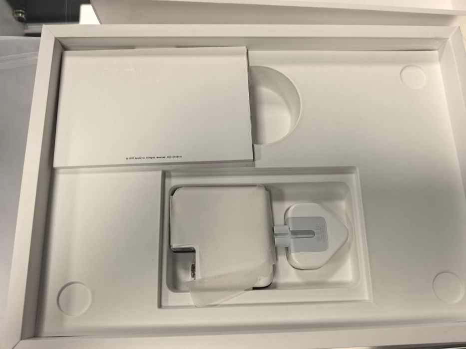 Apple macbook pro 13-inch m1 512GB