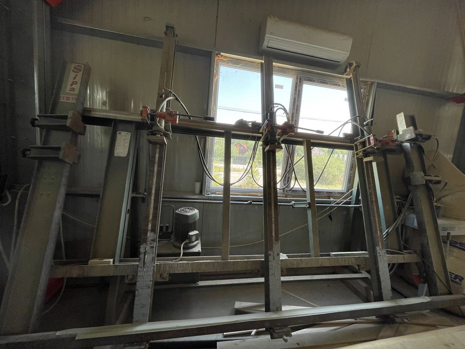 Presa hidraulica pentru lemn